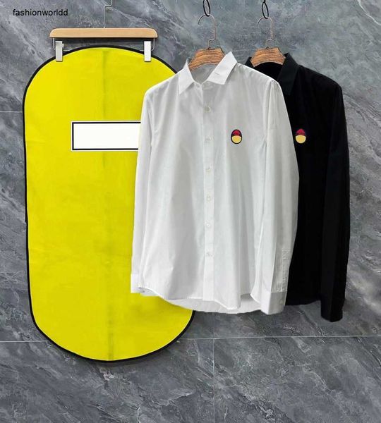 Marke Herrenhemd Designerhemden Langarm-Unterhemd Mode Herrenbekleidung Freizeit-T-Shirt Revers Knopf geschlossenes Oberteil März 06
