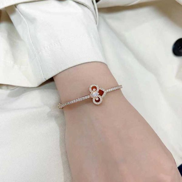 Marchio originale Versione alta Oro TFF Iris Giada rossa Calcedonio Bracciale Donna Stile cinese Agata Ruyi Blocco Chiave piena di diamanti