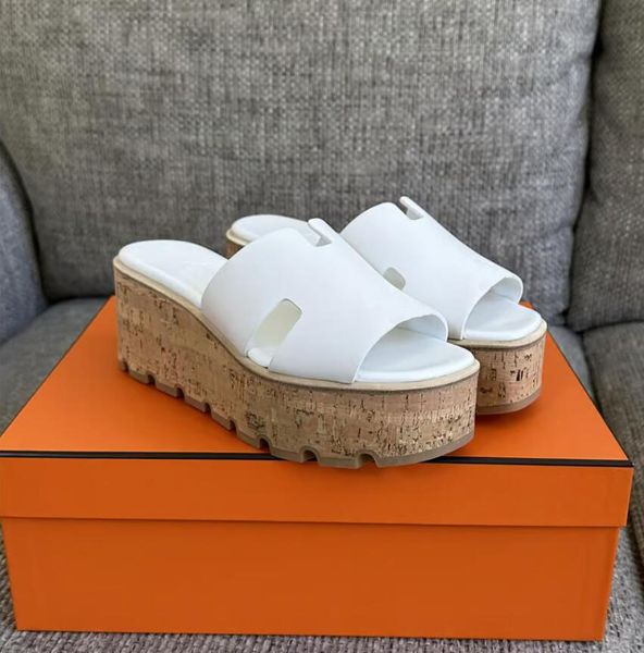 Beyaz Siyah Ayakkabılar Kadınların Kama Sandal Slayt Ayakkabıları Eze 30mm Sandals Lüks Tasarımcı Kafe Deri Kauçuk taban Katır Topuklu Dış Mekan Yürüyüş Daireleri 35-40