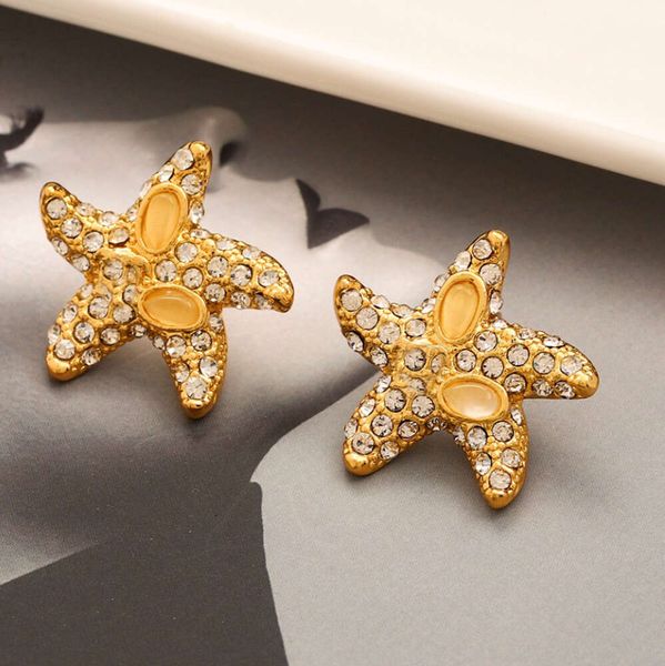 Yeni stil tasarımcı markası v mektup saplama küpeleri üst düzey kadınlar altın kaplama paslanmaz çelik küpe kakma kristal geometri denizyıldızı kulak yüzüğü düğün takı hediyesi