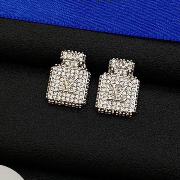 Orecchini di coppia in rame con lettera V color argento con perno di marca di lusso per regali da donna