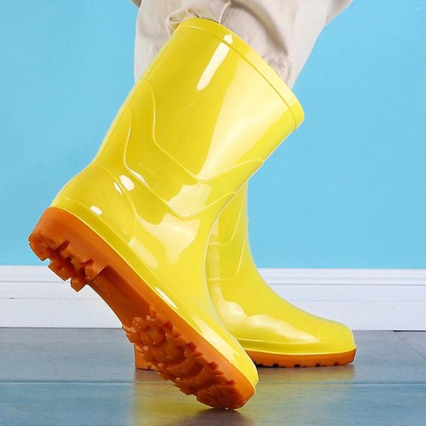 Botas ao ar livre jardim água sapatos homens mulheres chuva verão proteção de trabalho anti-deslizamento cilindro pvc resistente ao desgaste amarelo