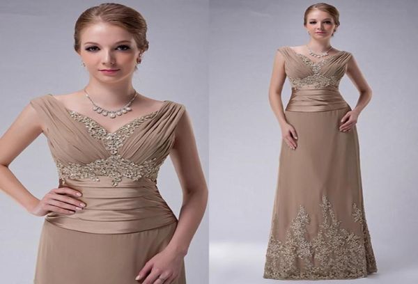 Plus Size Champagne Abito per la madre della sposa Aline Maniche ad aletta Chiffon In rilievo Lunghi Abiti da sposa eleganti Abiti da sposo 2023 Nuovo8232359