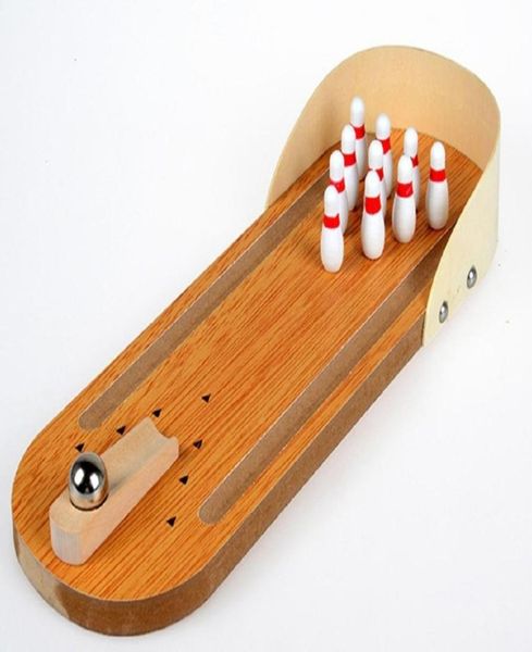 Giocattolo educativo del gioco di bowling da tavolo in legno mini per bambini per divertimento7193004