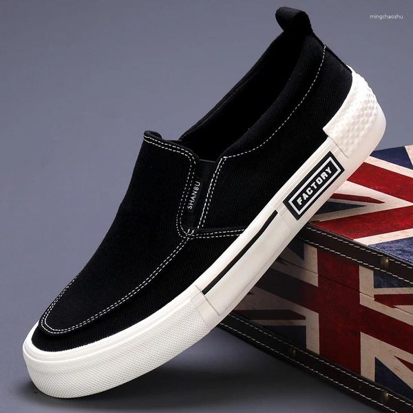 Scarpe casual Custom OEM di grandi dimensioni da uomo in tela slip-on calzature sneakers moda outdoor punta tonda mocassini per il tempo libero barca