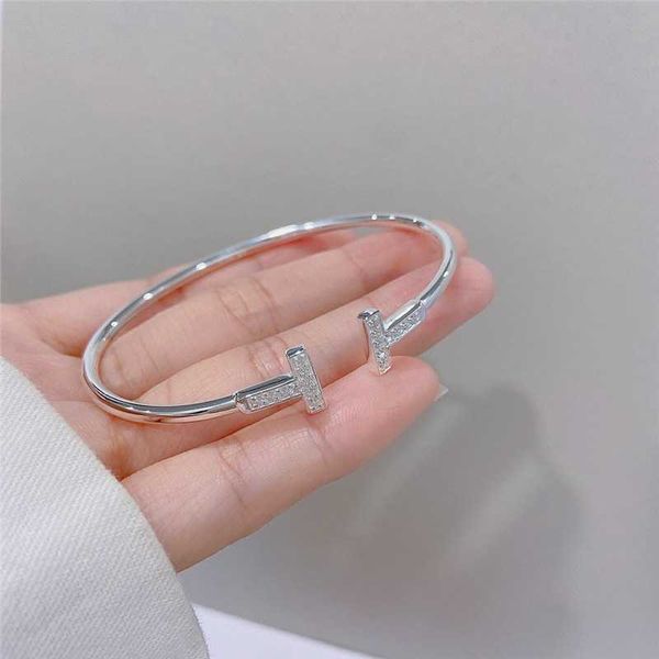 Quente versão japonesa e coreana de design simples duplo t clássico pulseira de abertura de diamante feminino temperamento versátil novo estilo xyto