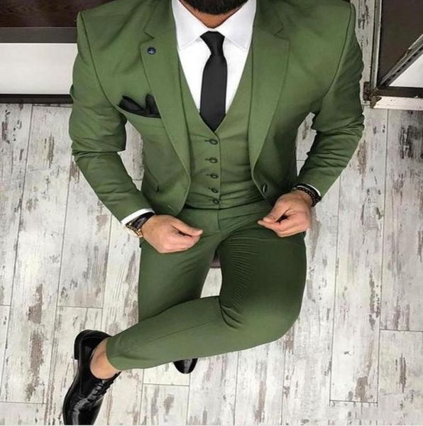 New Fashion Oliver Green Smoking dello sposo Uomo Abiti da sposa Groomsmen Uomo Tre pezzi Abiti da ballo Economici Giacca su misura Pantaloni4747284