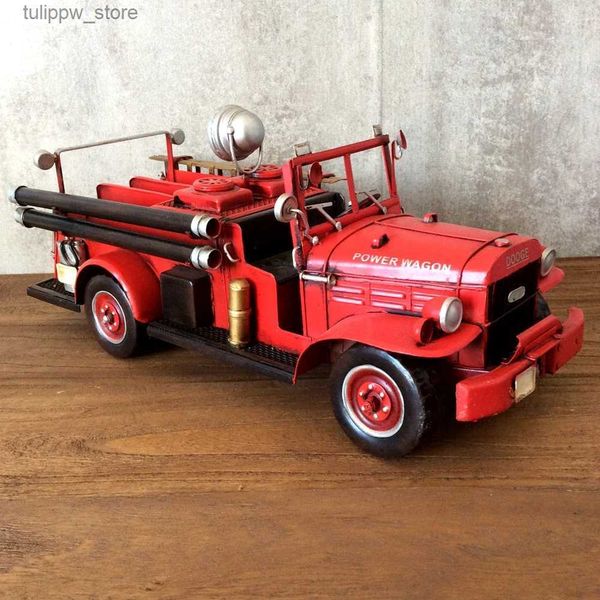 Oggetti decorativi Figurine Modello-Auto-Pompa antincendio Vintage Ferro in latta Retrocar Artigianato Collezione fatta a mano Artigianato Decor Modelcar Regali per bambiniL240306