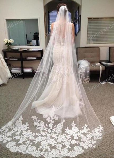 2019 acessórios de noiva vestidos de casamento véus branco marfim bela catedral comprimento renda borda longo véu de noiva novo barato nupcial ac1912881