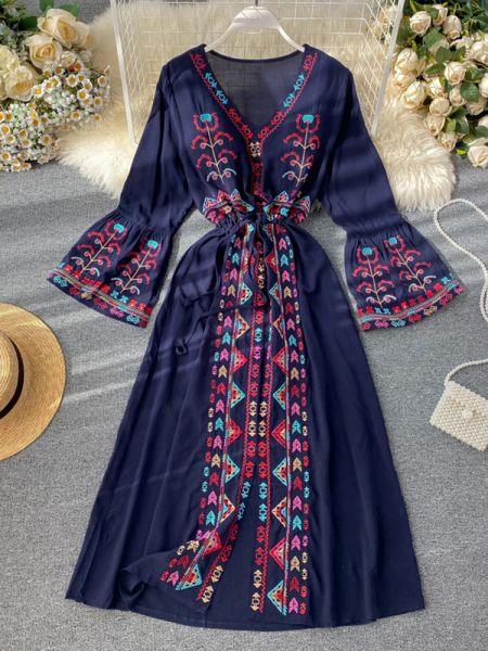 Vestido de verão vestido feminino pesado bordado da indústria vneck as mangas de trompete de cordão étnico na cintura fina vestidos longos ll040