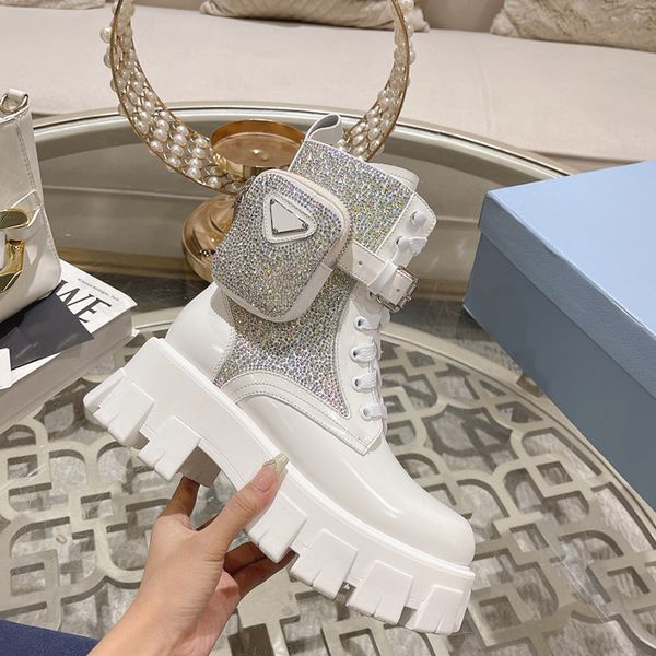 Crystal Designer Coppie Martin 2024 Nuova piattaforma di lacci alla caviglia uomini scarpe da uomo Donne in pelle di palette per le vezzette da neve classiche stivali da neve classici 35-45