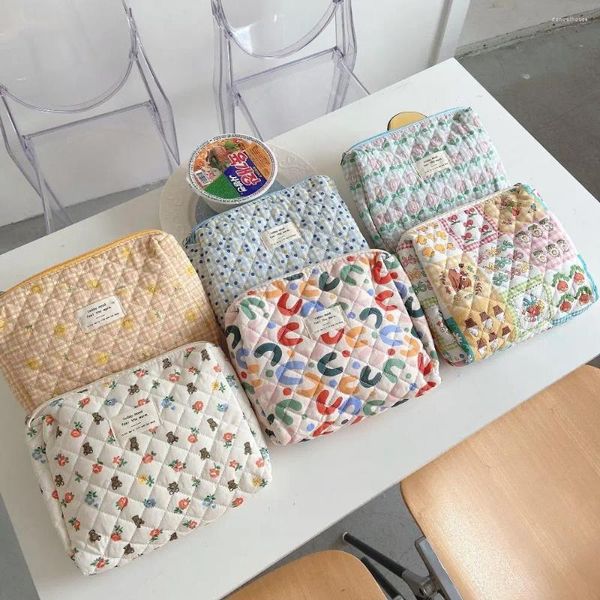 Kosmetiktaschen Tragbare koreanische Handtasche Toilettenartikel Große Kapazität Multifunktionstasche Beauty Case Frauen Make-up-Tasche Quilt-Kupplungen