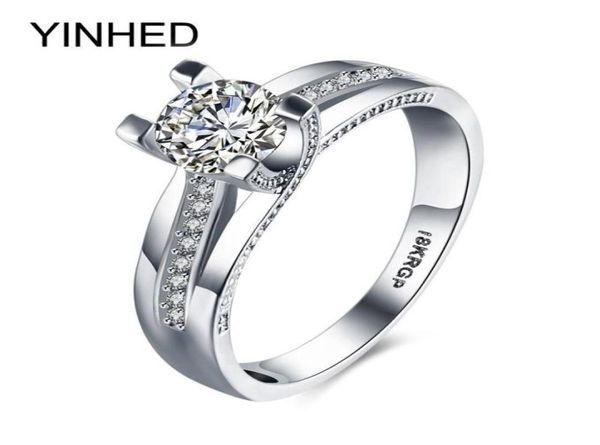 Anéis de casamento YINHED Luxo 7mm CZ Diamante para Mulheres Branco Ouro Cheio Anel de Noivado Jóias Selo 18KRGP ZR1961065479