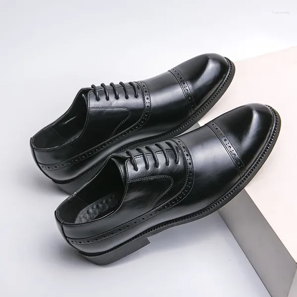 Sıradan Ayakkabı Lüks Business Deri Erkek Nefes Alabilir Kauçuk Elbise Erkek Ofis Oxford Düğün Daireler Ayakkabı Mocassin Homme