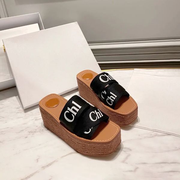 Nuova moda WOODY Pantofola piatta sandalo Clog Summer Beach Scarpe casual di lusso Slider tela Donna Uomo regalo esterno scarpa con plateau da piscina Designer Mule Slide ragazza lady box