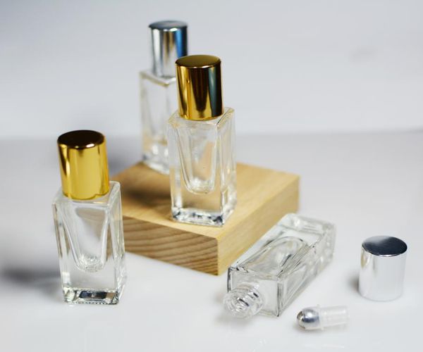3100 pçs 6ml cubo quadrado ouro vidro óleo essencial perfume rolo garrafa de óleo essencial perfume garrafa rolo de vidro em bottl5691235
