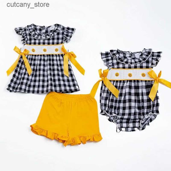 Tute Girlymax Estate Neonate Boutique Abbigliamento per bambini Pantaloncini Set Pagliaccetto Latte Seta Ape Plaid Fratello L240307