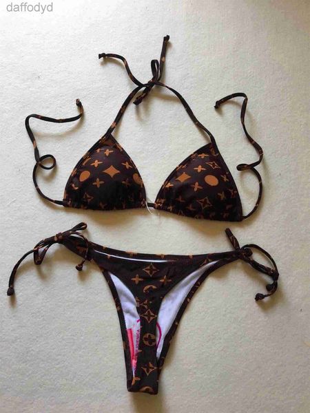 Kadın mayo moda mayo tasarımcıları bikini set çok boyalı yaz saati plaj mayo rüzgar mayo seksi bandeau tanga bikini seti itmek düşük bel 240307