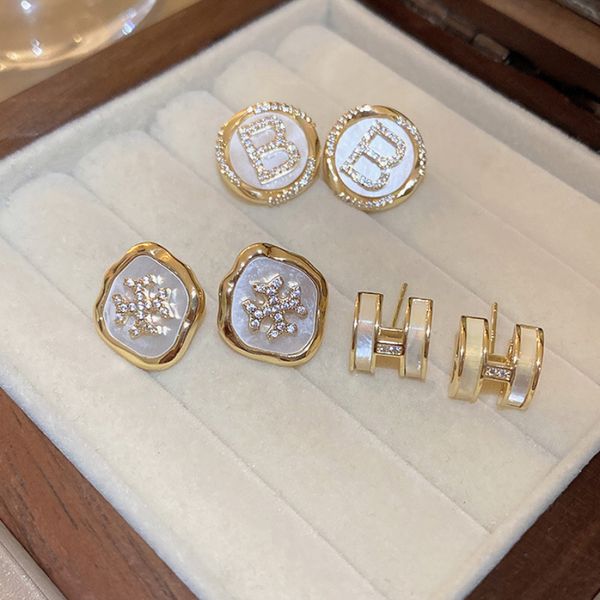 Simples de alta qualidade brincos luxo designer 18k banhado a ouro parafuso prisioneiro longo balançar pérola cristal strass festa casamento jóias acessórios presente