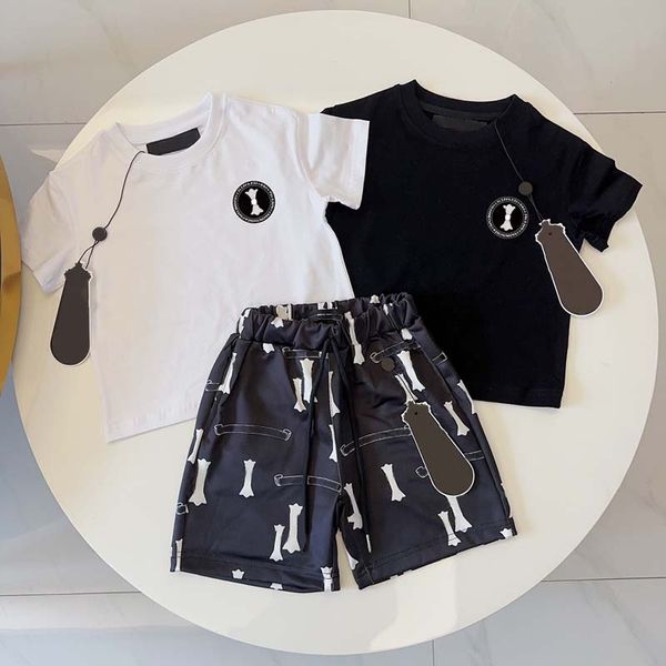 Set di abbigliamento per bambini per bambini Magliette per bambini Pantaloncini Ragazzi Ragazze grigio nero bianco T-shirt Designer corto Tuta di lusso Bambini Manica giovanile Abiti estivi