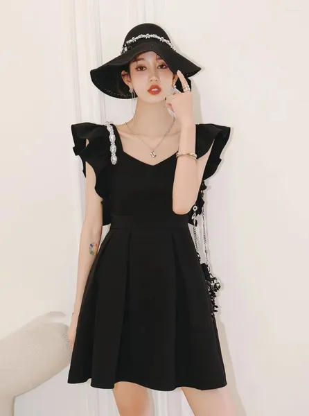 Vestidos de festa francês hepburn estilo design sentido pequeno vestido preto textura de verão feminina avançada única saia incrível