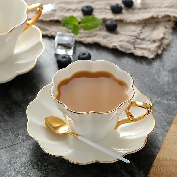 Cerâmica elegante flor osso china xícara de café com pires conjunto porcelana branca phnom penh escritório teacup casa café espresso xícara 240222