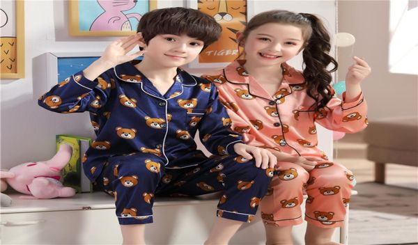 Karikatür İpek Çocuk Pijamaları Kız Set Sonbahar Uzun Kollu Kız Skalmaz Setleri Erkek Pijama Setleri Çocuklar İçin Setler Pijama Set Y20032893107437