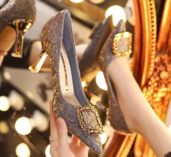 Tasarımcı Ayakkabı Kadınlar Akşam Partisi Elbise Ayakkabı Yüksek Topuk Ayakkabı 6.5 cm Stiletto Topuklu Saçlı Ayak Parçası Moda Konforu Lüks Ayakkabı