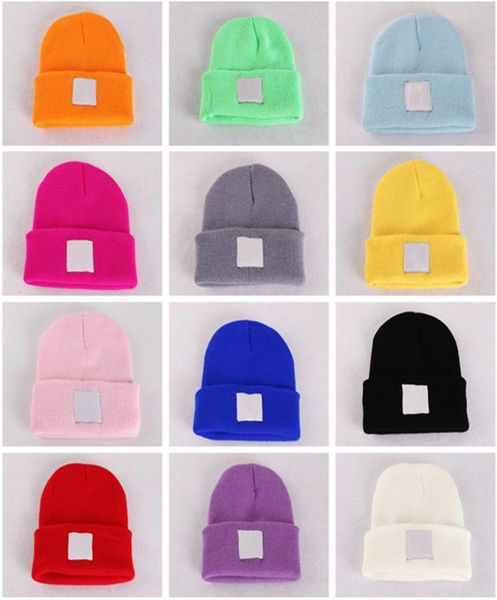 Crianças inverno gorros moda carta chapéus de malha na moda rótulo crânio bonés designer bonnet meninos meninas crochê chapéu ao ar livre quente malha c2613480