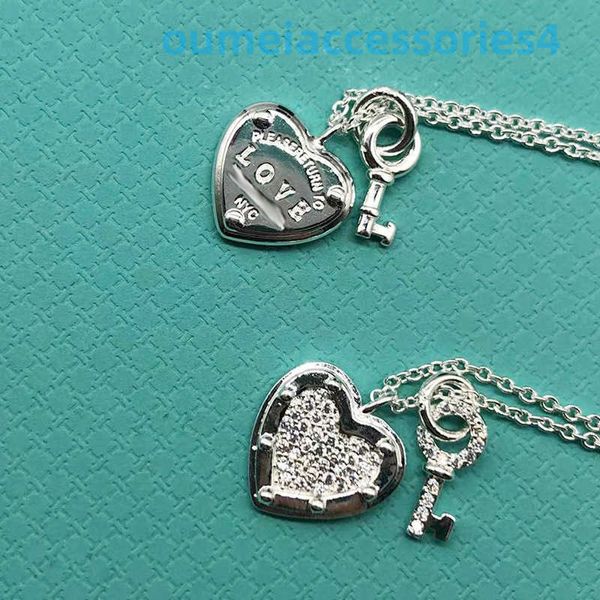 2024 Schmuck Designer Marke Halsketten S925 Sterling Silber Liebe Diamant Herz Kleiner Schlüssel Platin Schlüsselbein Kette Licht Liebe Schloss Anhänger