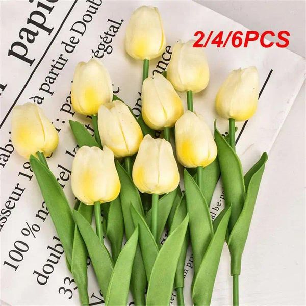 Fiori decorativi 2/4/6 pezzi bouquet artificiale di fiori di tulipano schiuma PE falso per la decorazione della cerimonia nuziale giardino di casa