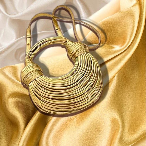 Borse da donna 2024 in oro Designer di lusso di marca Borse di noodle intrecciate a mano Frizione da sera in argento hobo tirata annodata in corda 240305