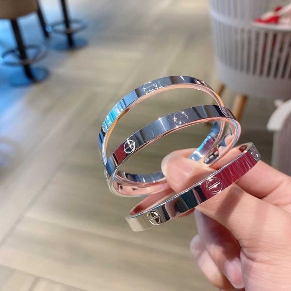 Золотой браслет Дизайнерские браслеты для ногтей для женщин и мужчин Магазин серебра Shuibei Чистая классика, однотонное яркое лицо, полный 999, модный универсальный подарок для подруги, широкий