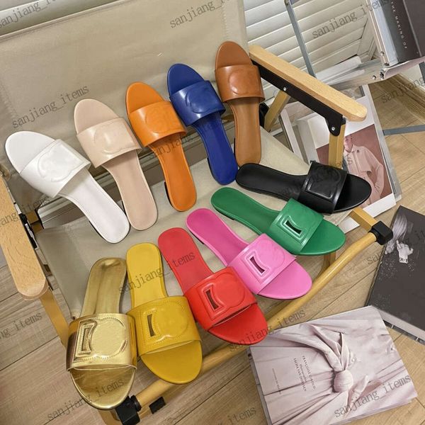 Jumbo Gold Buckle Slippers Women Bianca Colors Cutout Slides planos Cristais de alfabetores interligados