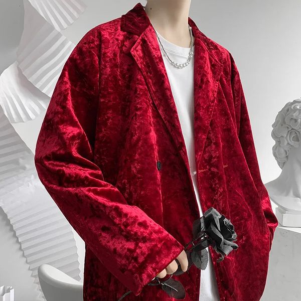 Giacca da uomo in velluto rosso lucido di lusso a due bottoni Giacca da uomo autunno allentato Club Party Blazer da sposa Giacca sportiva maschile Costume Homme 240304