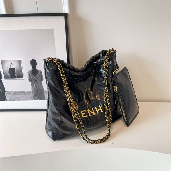 Factory Design Direct Store Early Autumn Xiaoxiangfeng 2024 Womens Lingge Single Shoulder Chain Gold Coin Bag Garbage Mother Crossbody Wandering Big