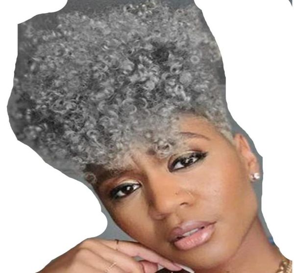 Silbergrauer Afro-Puff-Brötchen mit Knall-Pferdeschwanz-Haarteilen, Afro-Amerikaner, kurz, verworrenes lockiges Echthaar, Kordelzug-Pferdeschwanz, hai8194765