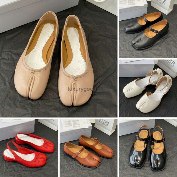 2024SS Tabi Balerin Ayakkabı Kadınları Lüks Tasarımcı Sandal Yarım Günlük Ayakkabılar Ballef Düz Deri Ayak Bilgi Üzerindeki Önyükleme Kambalı Buzağı Dans Boyutu 35-40