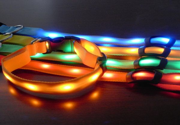 Cool Gadget Nylon Glow Lampeggiante Luminoso LED strip bar flash light pet Collana collare per cani Collari di sicurezza Regalo di Natale Alta Qual1083100