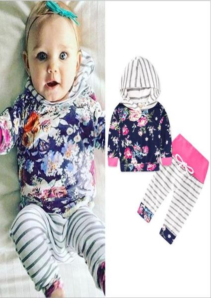 Neonato Neonata Felpa con cappuccio a righe floreali TopsPants 2PC Outfit Abbigliamento Set Grigio Autunno Inverno Set di abbigliamento per bambini1876812