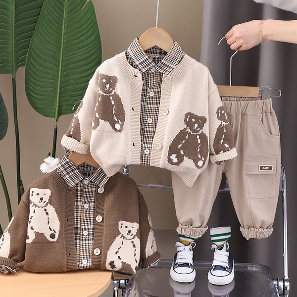 2024 primavera meninos conjuntos de roupas da criança crianças camisa xadrez dos desenhos animados ursos camisola de malha cardigan calças 3 pçs crianças roupas casuais z7029
