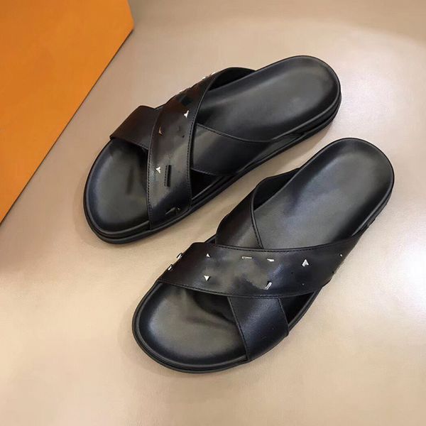 Moda yaz adam terlik tasarımcı ayakkabılar erkekler slaytlar sandal baba sandalet 1: 1 yüksek kaliteli ilk katman deri malzeme