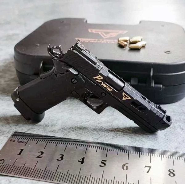 Waffenspielzeug 1/3-Granate-Auswurf G34 TTI PIT VIPER Legierung Empire G17 Set Spielzeugpistole Schlüsselanhänger Waffe Mini-Pistole Geschenk für Weihnachten 240307