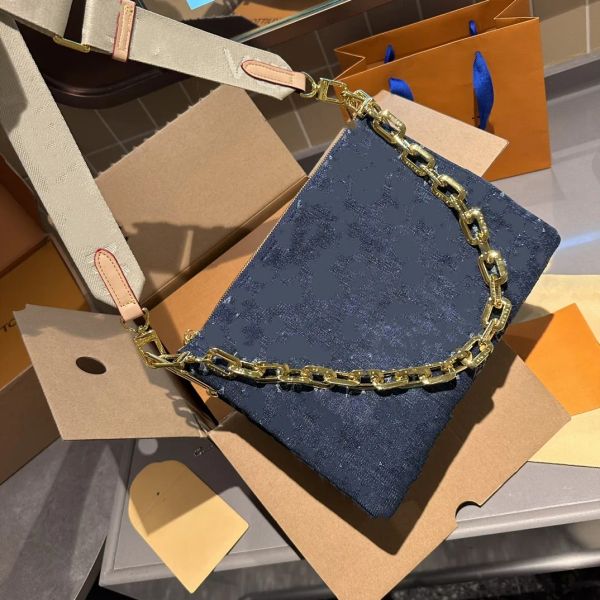 Yeni denim çapraz gövde Coussin PM MM Tasarımcı Çanta Çantası Hobo Satchel debriyaj Akşam Baget Kova Tote Tote Crossbody Bag Pochette Accessoires Bagaj Cüzdan