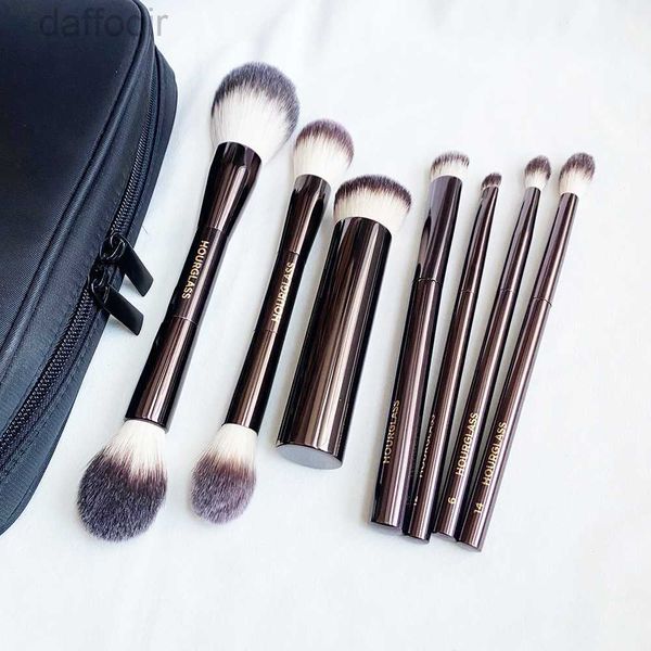 Pincéis de maquiagem Ampulheta Conjunto de pincéis de maquiagem VEGAN Conjunto de viagem com uma bolsa Cabelo sintético macio Alça de metal Kit de escova de cosméticos de luxo 240308