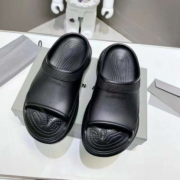 Balencaga Paris Hausschuhe mit dicker Sohle und Loch für den Frühling, neue Paare tragen modische Slip-Ons, rutschige Strandgummis, draußen, Luxus-Designer-Slides WO56