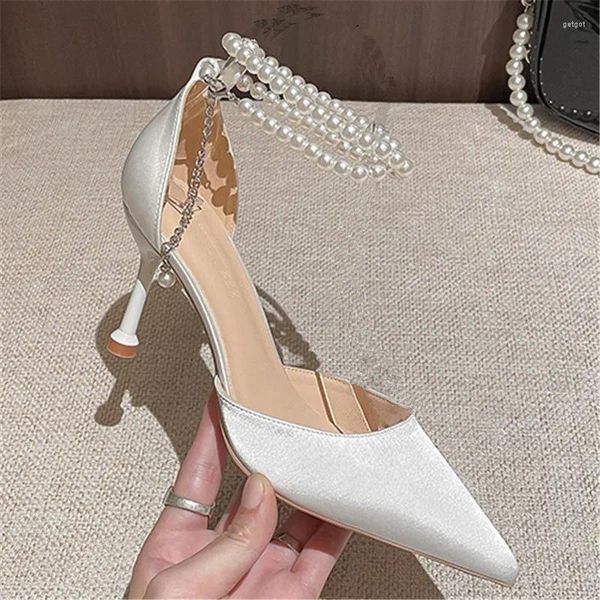 Модельные туфли, пикантные белые туфли на высоком каблуке для женщин, весна 2024, свадебный сезон, женские шелковые туфли-лодочки с острым носком 8 см, украшенные жемчугом и бисером
