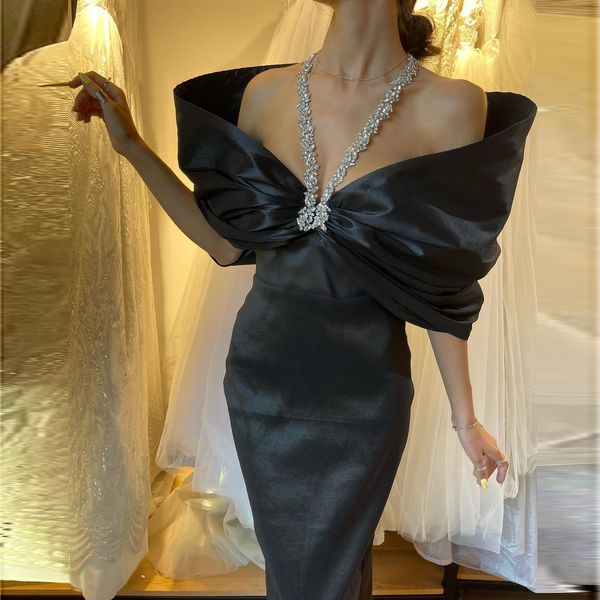 Elegantes schwarzes Meerjungfrau-Abschlussballkleid 2024, Mantel, Neckholder, kurze Ärmel, Kristall, knöchellang, Abendparty-Kleider, Vestidos de Gala