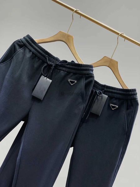 Pantaloni da uomo Pantaloni 22ss da uomo Pantaloni firmati europei per coppia di fettucce reticolari Tessuto in spugna Testa con coulisse in metallo personalizzata Ricamo invertito 240308