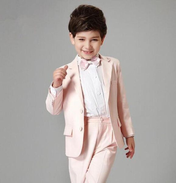 Boy039S Формальная ношение двух пуговиц Нотч лацкат розовый ребенок полный дизайнер красивый мальчик свадебный костюм мальчики наряды на заказ на курткепп1260097